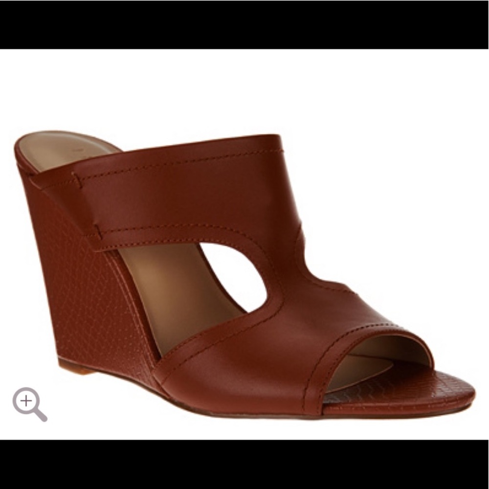 H by Halston Mocha Brown Leather Wedges 6 New